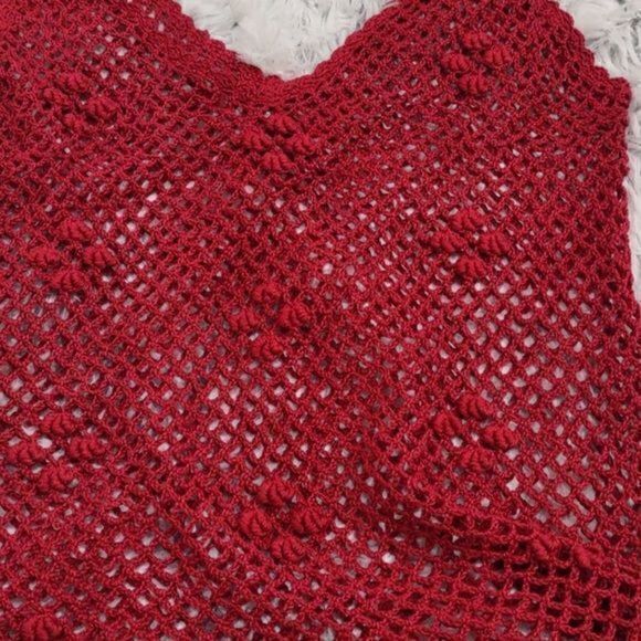 Red Crochet V Neck Tank Top with Scalloped Hem - Picture 5 of 5